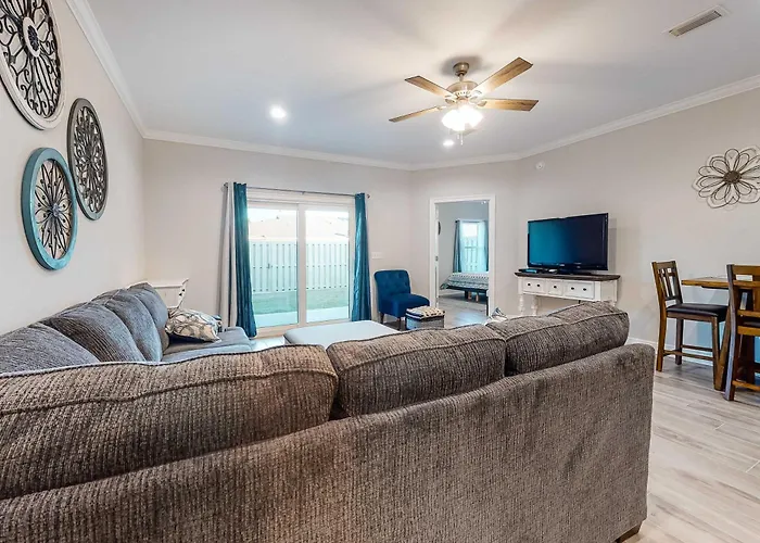 Dog-friendly With Shared Pool Ac & Free High-speed Wifi Holiday home