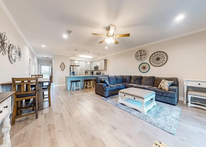 Holiday home Dog-friendly With Shared Pool Ac & Free High-speed Wifi