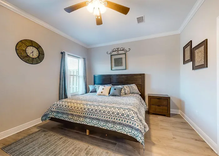 Dog-friendly With Shared Pool Ac & Free High-speed Wifi Holiday home Gulf Shores