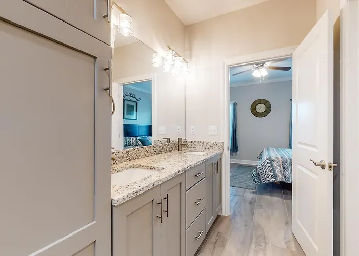 Dog-friendly With Shared Pool Ac & Free High-speed Wifi Holiday home Gulf Shores