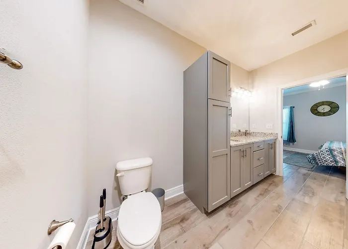 Dog-friendly With Shared Pool Ac & Free High-speed Wifi