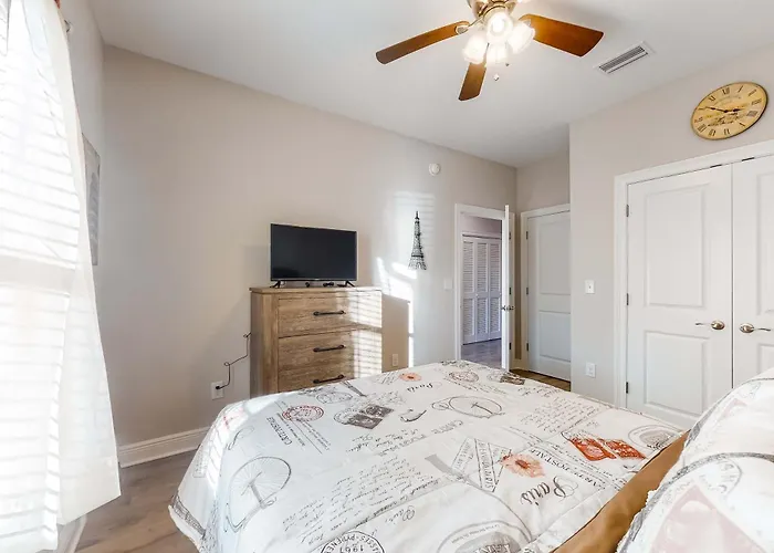Dog-friendly With Shared Pool Ac & Free High-speed Wifi *