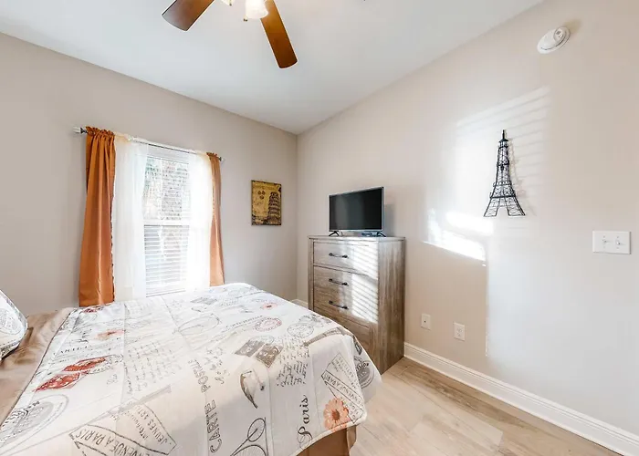 Dog-friendly With Shared Pool Ac & Free High-speed Wifi Holiday home *