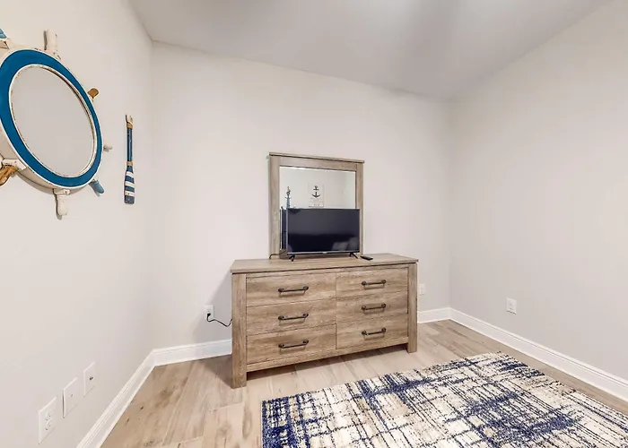 Dog-friendly With Shared Pool Ac & Free High-speed Wifi *